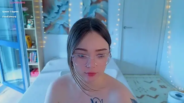 MilenaSaint webcam