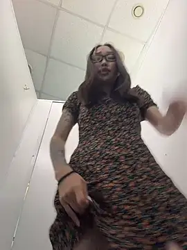 trytomakememoam webcam