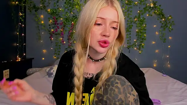 Lillie_Berry webcam