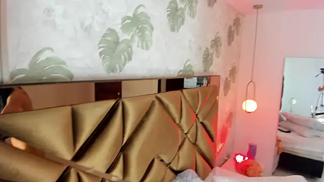 Alexa-Lynx live webcam