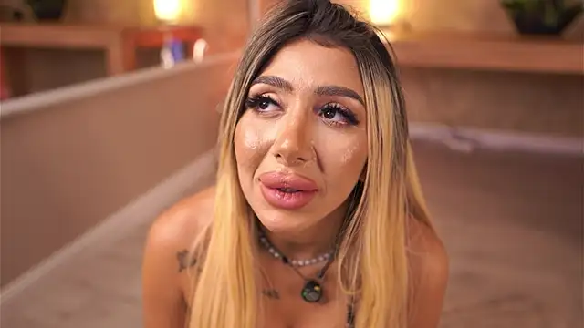 LucyyRosse webcam