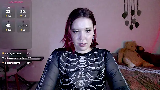 ember_lune webcam