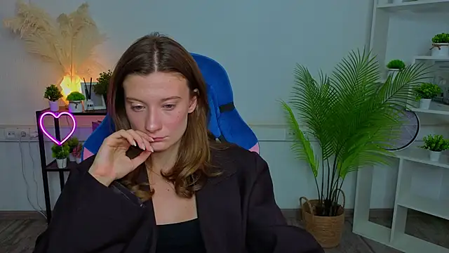 EliseWeeks webcam