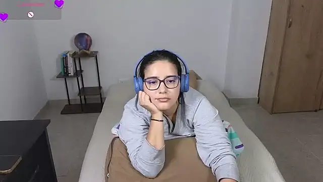 blue__moon_ live cam on StripChat