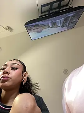 badbaby187 live cam on StripChat
