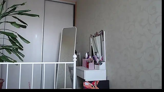 ShyEvaa webcam