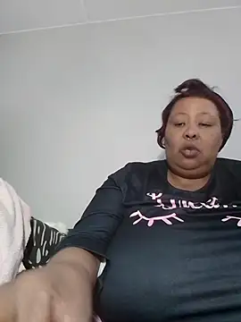 nancy111 (F milf) - Make me squit and cum on my toy