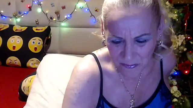 HappyWomanOn free webcam girl online