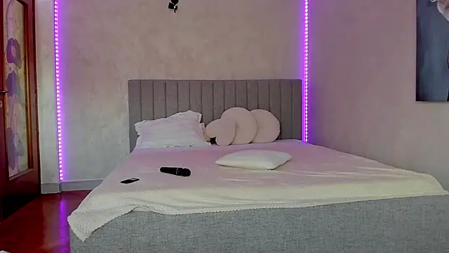 Selena_Reeves live cam on StripChat