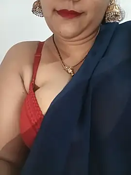 Nyra-23 live cam on StripChat