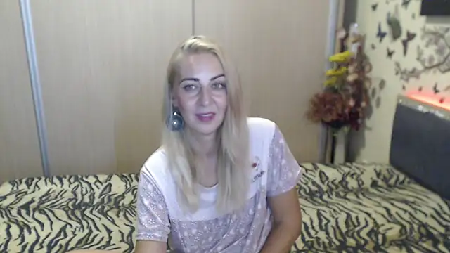 MirabelaSweet webcam
