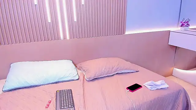 amara_lune - Amara_lune's free webcam - UK Sex Cams