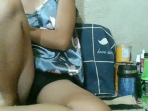 PinaySkinnyGirl live cam on StripChat