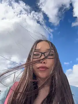 trytomakememoam webcam