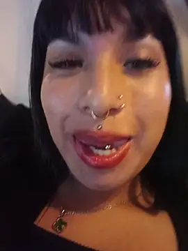 MeelFox live cam on StripChat