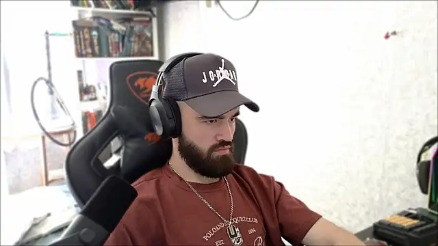 _Serious_Man webcam