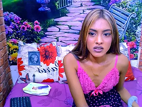 IndianPretty14u2Luv webcam