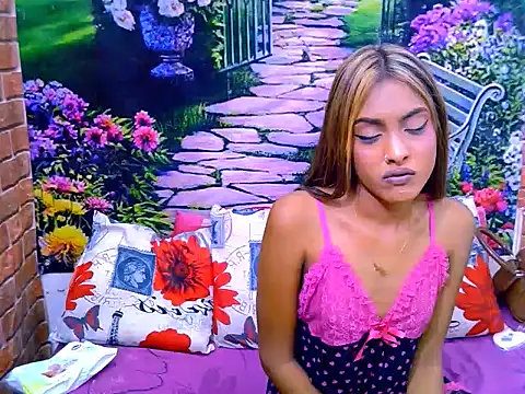IndianPretty14u2Luv webcam