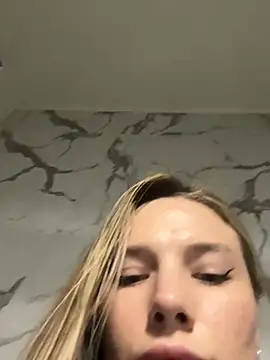 IceDanielles webcam