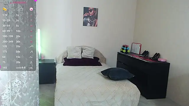 Kriss_brunette_5 webcam