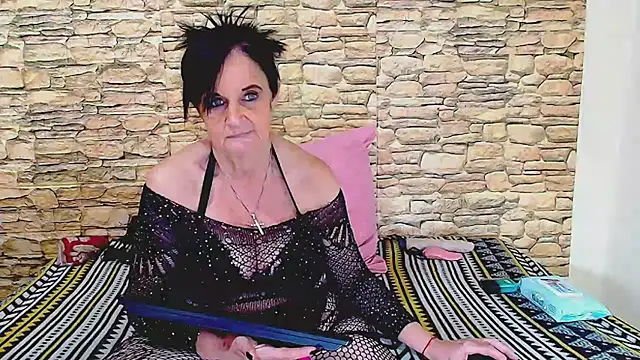 LuciousGrace webcam