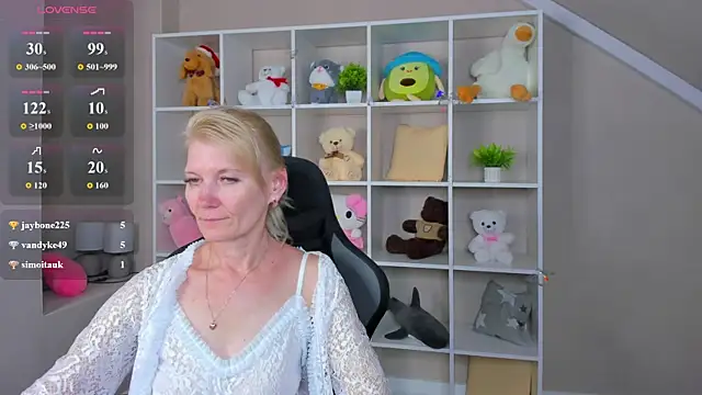 Julie_Lucas webcam