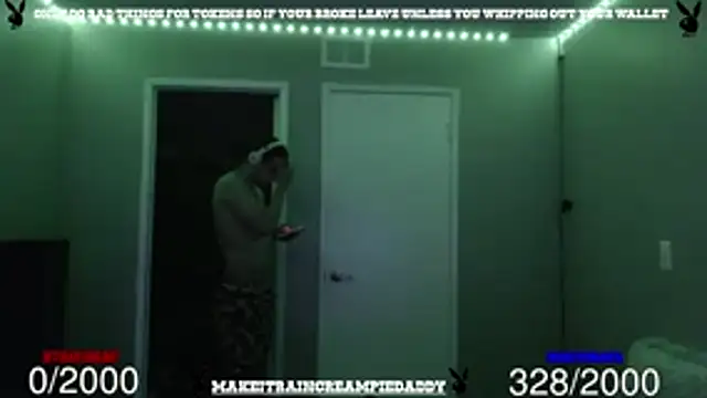 Makeitraincreampiedaddy webcam