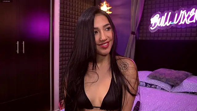 bull_vixen2001 - Bull_vixen2001's free webcam - UK Sex Cams