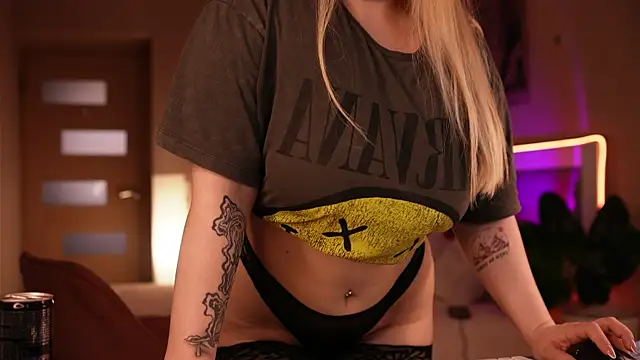 LisaLove3 webcam
