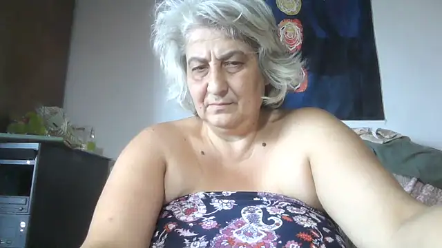 ExquisiteMature webcam