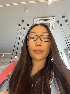 trytomakememoam webcam
