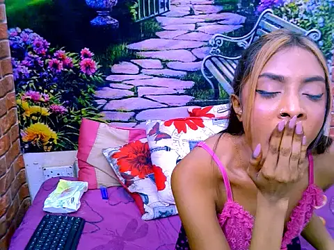IndianPretty14u2Luv webcam