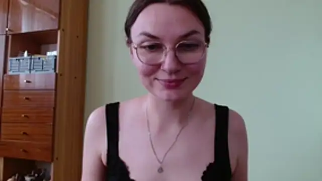 LooveELLYx webcam