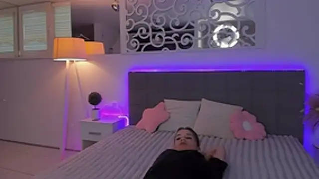 LuisaClover webcam