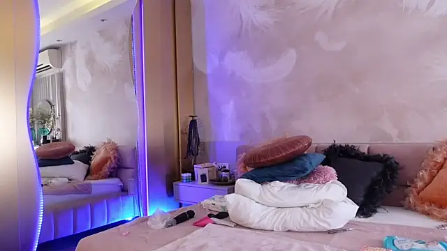 JullyBlair webcam
