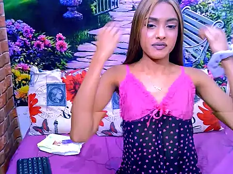 IndianPretty14u2Luv webcam