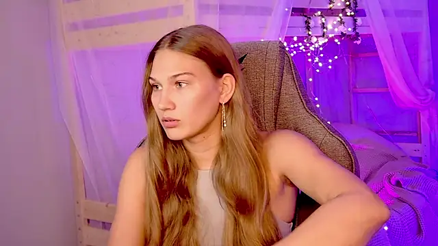 Sweet_Emilya live cam on StripChat