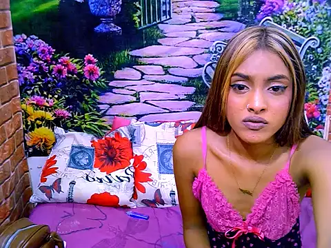 IndianPretty14u2Luv live cam on StripChat