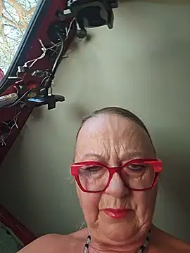 Hot-Muci Live Web Cam Show