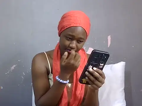 Petite_Ebony10 live cam on StripChat