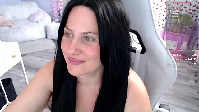 BellaStar84 webcam