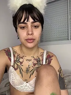 ariane_kimiko webcam