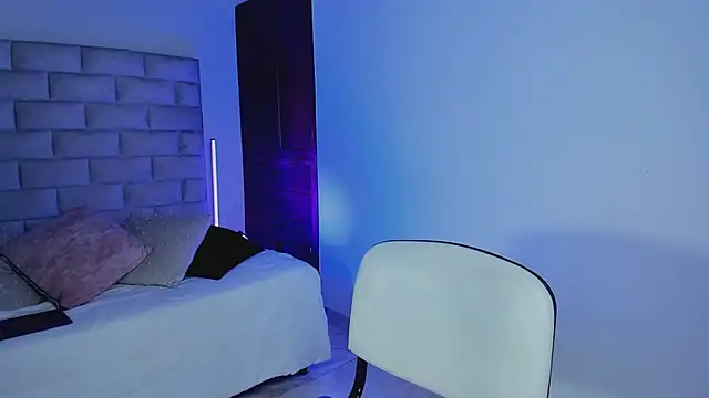 HollyGrey_ webcam