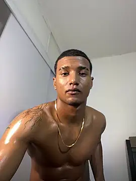 Dani-brown webcam