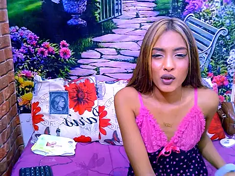 IndianPretty14u2Luv webcam