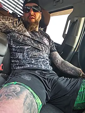 Beardedtattood webcam