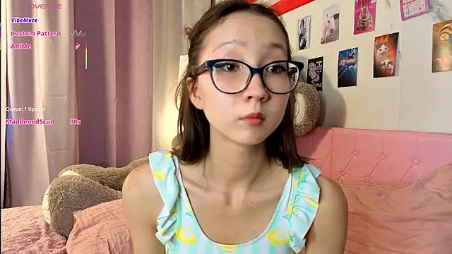 Karolinacreamm Live Web Cam Show