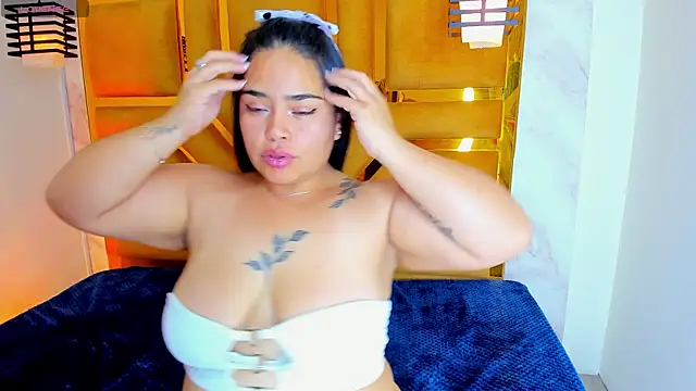 Violett_Cinnamon webcam