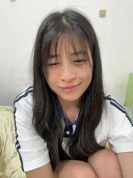 yiyiya520 webcam