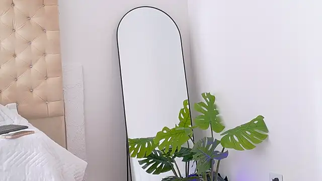 ZoeyPetit webcam